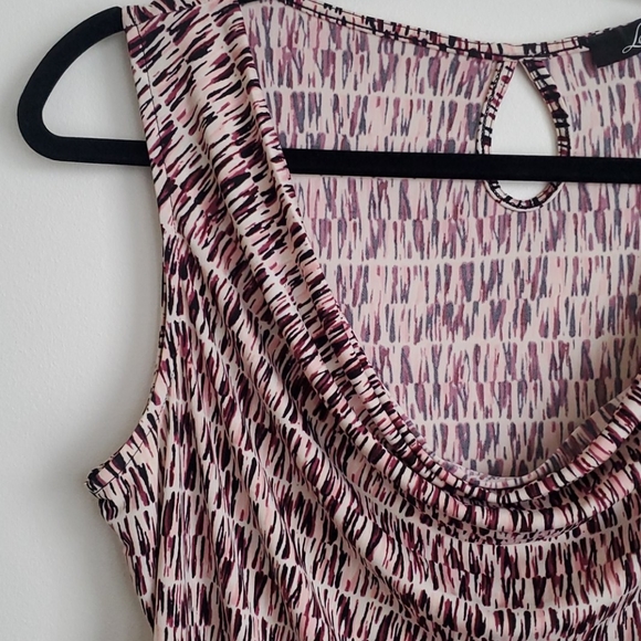 Sleeveless blouse - size large - Picture 2 of 5